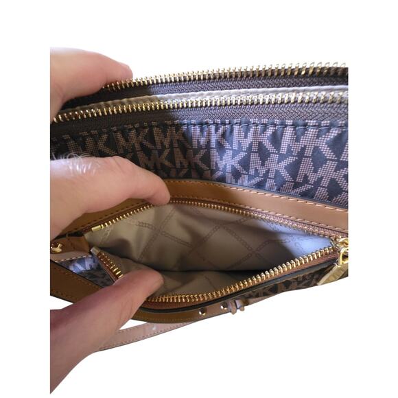 Authentic MICHAEL Michael Kors Jet Set Charm North South Crossbody Logo Bag - Picture 9 of 10